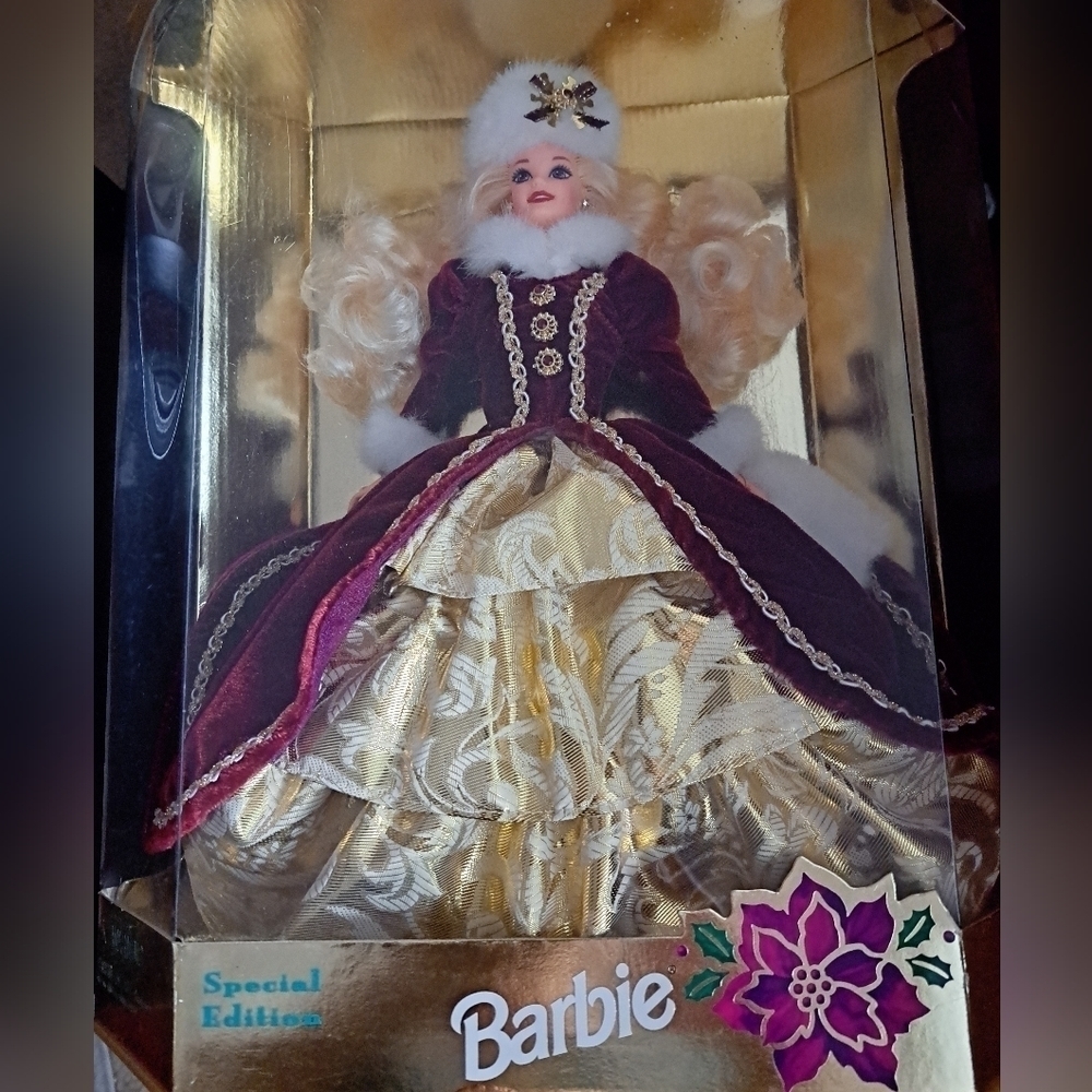 Vintage NIB Collectible  1996 Barbie Happy Holidays Special Edition 15646